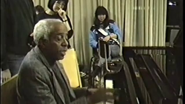 Piano class: Giant Steps смотреть онлайн