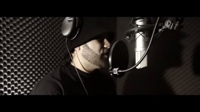 Puks Obvs ft J-Slang . Play This Hand смотреть онлайн