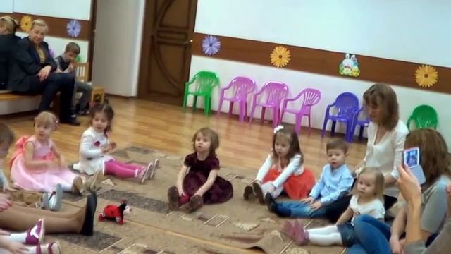 Детская песенка божья коровка Пальчиковая гимнастика Детский клуб Капитошка смотреть онлайн