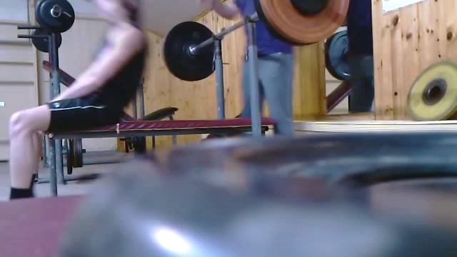 Жим лежа 90 кг на 6 раз при собственном весе 50 кг.mp4 смотреть онлайн