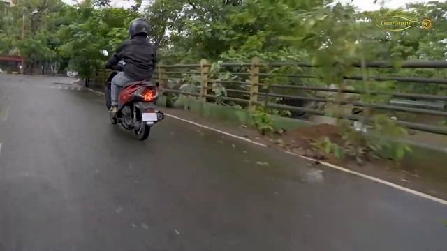 Top 10 Best Scooters of India 2024 (Price, Mileage, Performance, etc.) смотреть онлайн