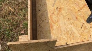 Изготовление пристенной бункерной кормушки( без потерь зерна) своими руками