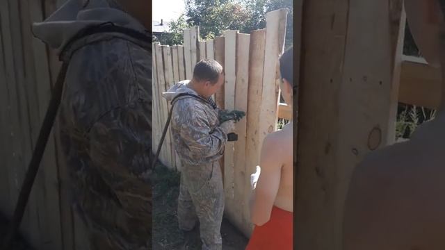 Новый забор на даче. Соседи в гневе. смотреть онлайн