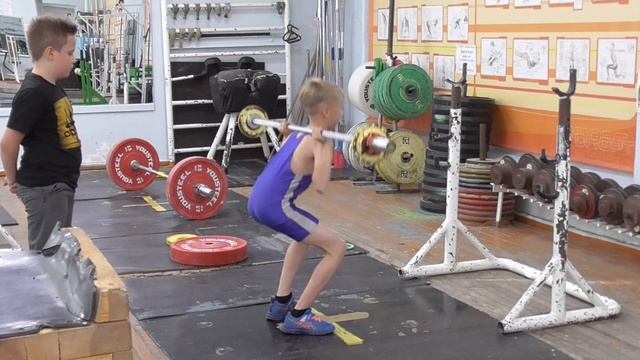 Фёдоров Кирилл, 9 лет, собст вес 26 кг Приседания 13 кг Новичок смотреть онлайн