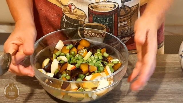 Пироги с чесноком и пармезаном