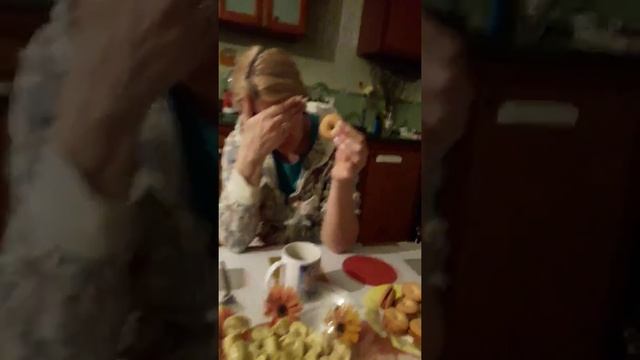 Соленые помидоры и яблочный самагон смотреть онлайн