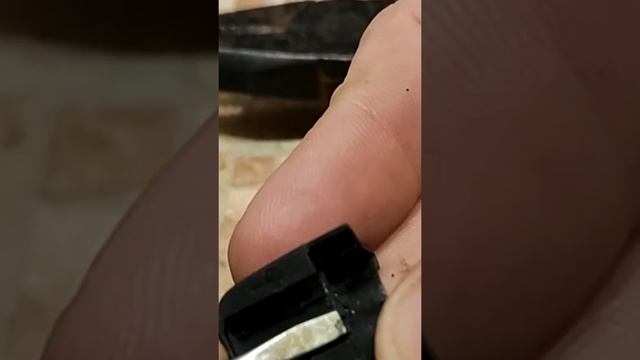 Как снять и заменить резинку дворников на Volkswagen. смотреть онлайн