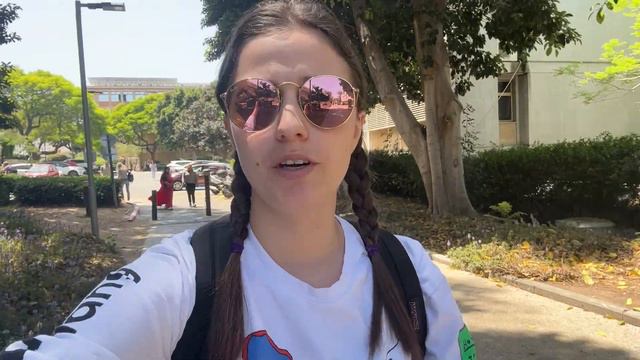 В чем я хожу в университет смотреть онлайн