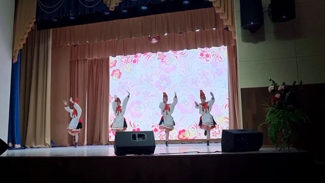 Народный ансамбль народного танца Ивушка смотреть онлайн