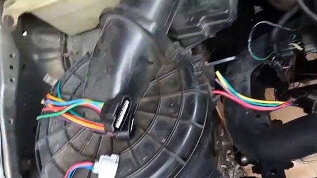 ¿Cómo COMPROBAR y Reemplazar el SENSOR Ckp TOYOTA HILUX 2004 4x4??⚡ смотреть онлайн