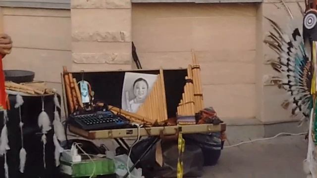 ПРОГУЛКИ ПО РОСТОВУ: ОДИНОКИЙ ПАСТУХ. ИСПОЛНЯЮТ ПЕРУАНСКИЕ ИНДЕЙЦЫ смотреть онлайн