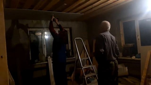 Вызвали в БТИ/Подшиваем потолок/Готовлю обед/Жизнь в деревне смотреть онлайн