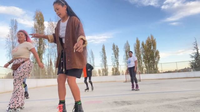 How to do the DOWNTOWN | JAM skate tutorial | dancing on skates | roller skate adventures смотреть онлайн