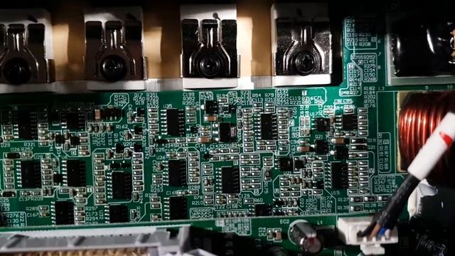 Інвертор SOFAR 7.5KTLM Внутрішні органи