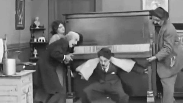 Charlie Chaplin Funny Scene: Piano Delivery смотреть онлайн