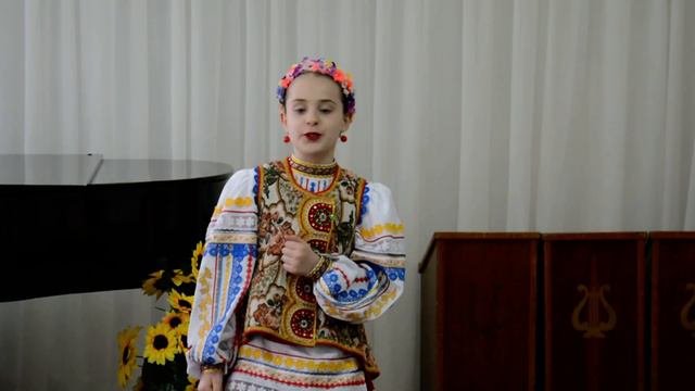 "Ишла дивча лужкамы", исп. Екатерина Правоторова смотреть онлайн