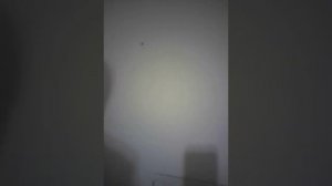 навесные кухонные шкафы, установка дюбелей и саморезов в просверленные отверстия