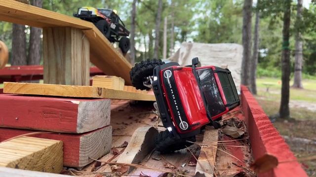 Furitek Fury Wagon vs Traxxas Trx4m смотреть онлайн