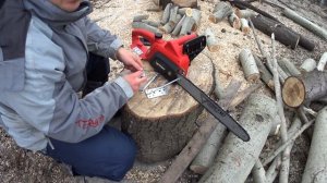 Как напилить ровные спилы для дорожки с помощью цепной пилы