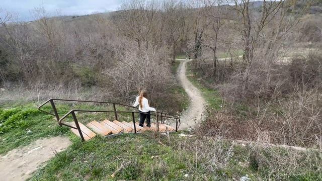 СУККО: ПЛЯЖ, КИПАРИСОВОЕ ОЗЕРО, АФРИКАНСКАЯ ДЕРЕВНЯ смотреть онлайн