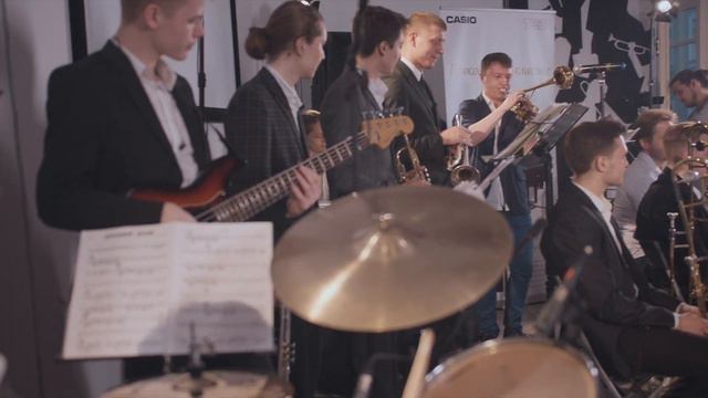 CASIO GP-500 | CoolGroove Big Band - Cantaloupe Island | 0+ смотреть онлайн