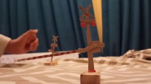 rail road crossing. железнодорожный переезд детский
