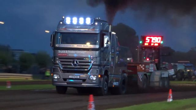 Truckpulling Ruttchen-Powerrr Mercedes-Benz V10 Montfoort 2017 pull2 смотреть онлайн