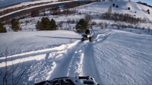 Квадроцикл на гусеницах по глубокому снегу!