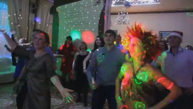 Зажигательный джаз дэнс с ведущей Дариной и Лумумбочкой Новый год в банкетном зале Шекспир смотреть онлайн