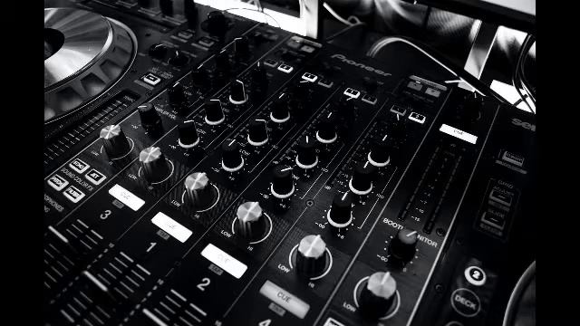 Far Away | FREE MUSIC DOWNLOADS смотреть онлайн