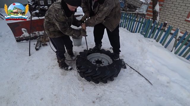 Подарок на рождество синему трактору МТЗ 82.1. Скинули 2тюка для животных.( 2-Часть 2-День 3-Сезон смотреть онлайн