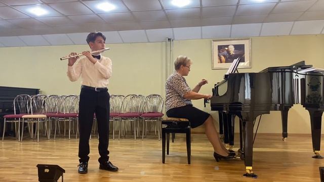 Лукашевич Артём, 9 лет. Жак Ибер «Маленький белый ослик» смотреть онлайн