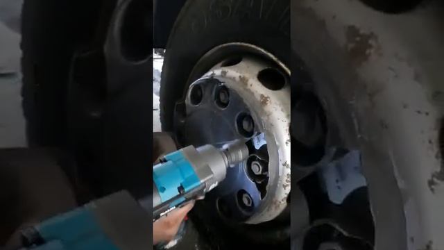 гайковерт грузовой аккумуляторный аналог Макита #обзор #гайковерт #инструмент #аккумуляторный смотреть онлайн