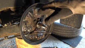 Шкода фабия полная замена задних барабанных тормозов(часть 2 )подготовительная