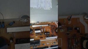 РЕМОНТ ТВ SAMSUNG LE32B350F1. ПРИ ВКЛЮЧЕНИИ ИНОГДА НЕТ ПОДСВЕТКИ.
