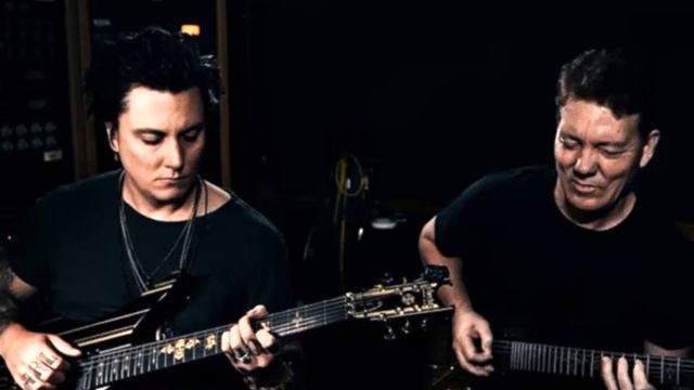 [ONLY GUITARS] Sidewinder - Avenged Sevenfold (Last Part, Synyster & Papa Gates Solo) смотреть онлайн