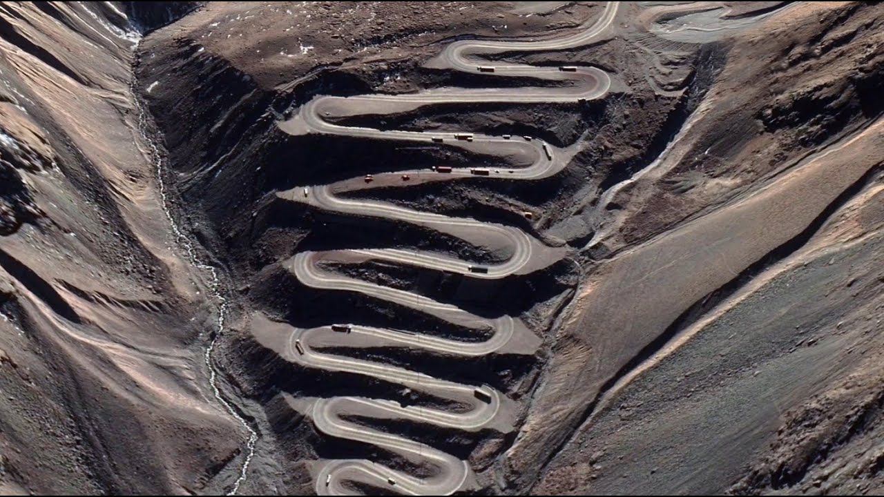 Одна из сложнейших автомобильных дорог в мире — Чили, Тропа улиток в Андах смотреть онлайн