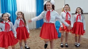 Инсценировка по произведениям А.Барто Стихи о девочках. Исп.арт-ты объединения Театральный сундучок