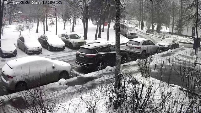 Москва, Ясенево, уютная камера во дворе со звуком. Live Ptz.