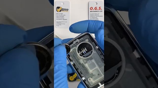 Renault Kadjar/ Megane key battery replacement смотреть онлайн