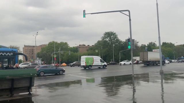 Возле станции метро Каширская, г. Москва, 26.05.2022 смотреть онлайн