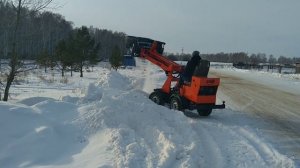 самодельный минипогрузчик с челюстным ковшом
