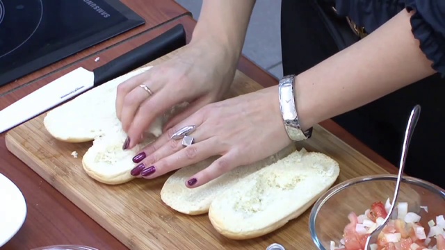 Любимые рецепты. Хот-доги по-чилийски смотреть онлайн