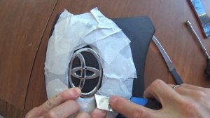 Снятие, покраска и установка эмблемы руля Camry 40.