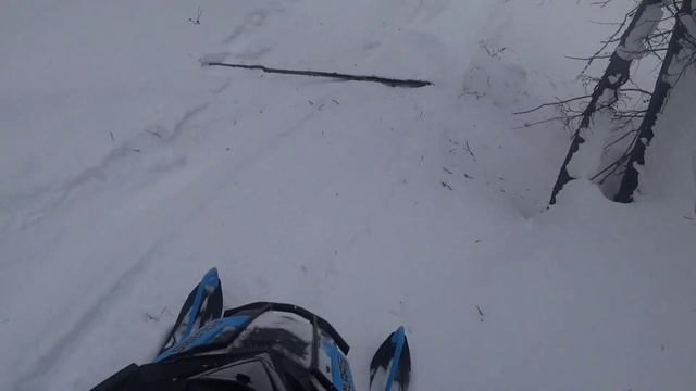 Пилим хороший ручей на снегоходах Polaris и BRP смотреть онлайн