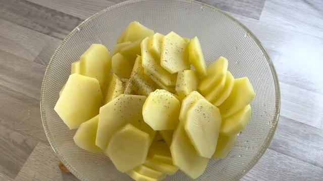 КАРТОШКИ ПО ФРАНЦУЗСКИ С КУРИНОЙ ГРУДКОЙ❗️БЫСТРЫЙ И ВКУСНЫЙ УЖИН ДЛЯ ВСЕЙ СЕМЬИ! смотреть онлайн