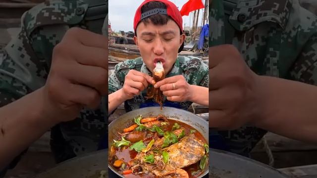 китайский рыбак поглощает морепродукты смотреть онлайн
