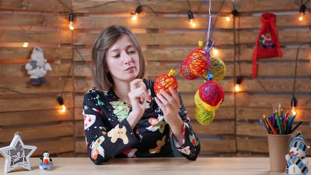 DIY Новогодний ДЕКОР своими руками | Делаем гирлянду и рождественский венок из шариков смотреть онлайн
