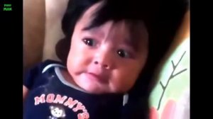 Малыши пугаются   очень смешно!!!