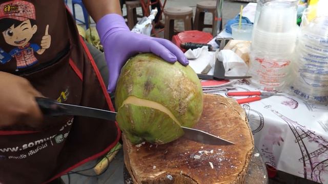 태국 코코넛 자르기 달인 / Amazing Coconut Cutting Skills - Thai Street Food